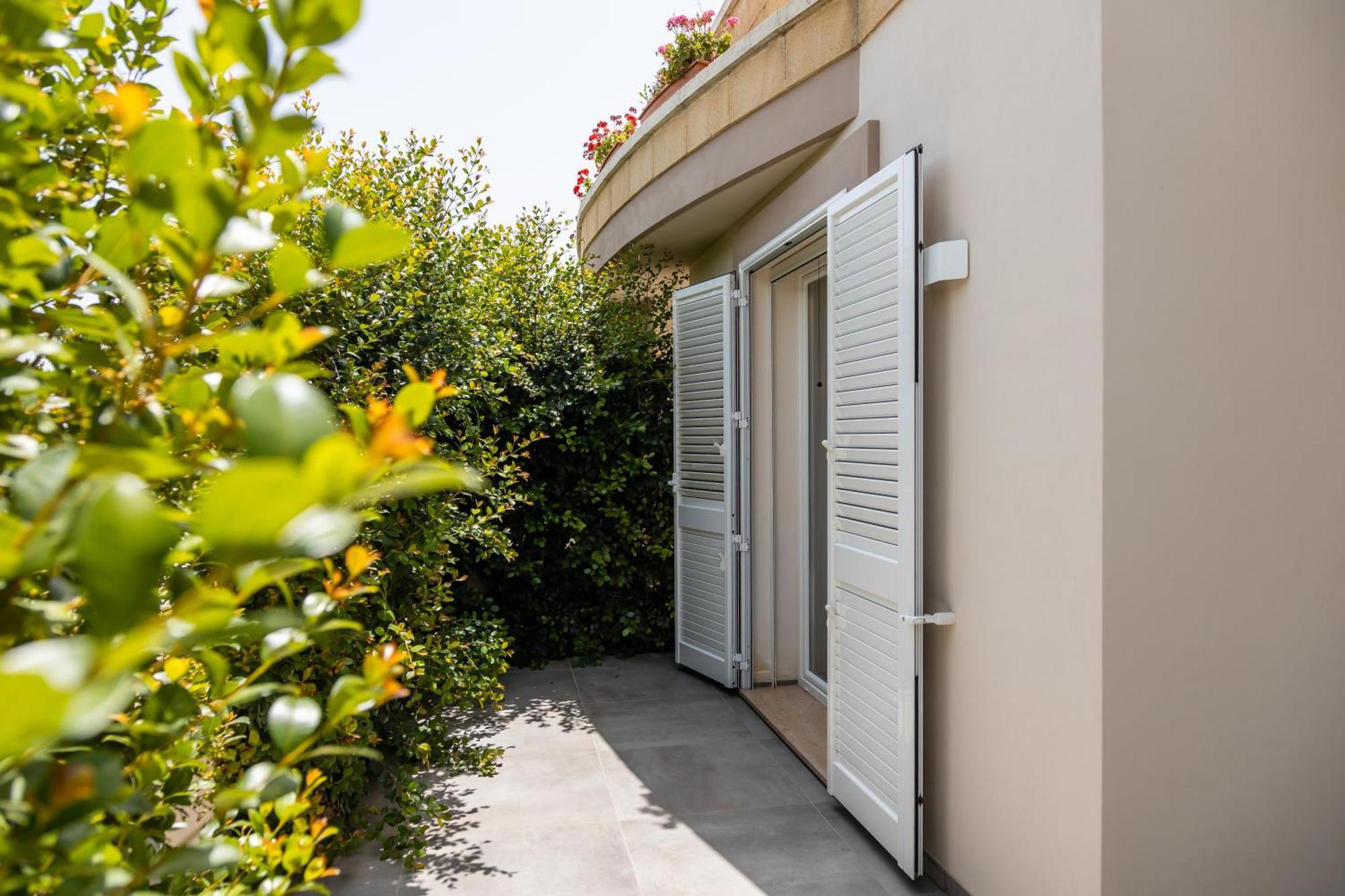 La Collina Di Montegrappa - Suites With Heated Private Pool - Suites With Shared Pool Tuglie Oda fotoğraf