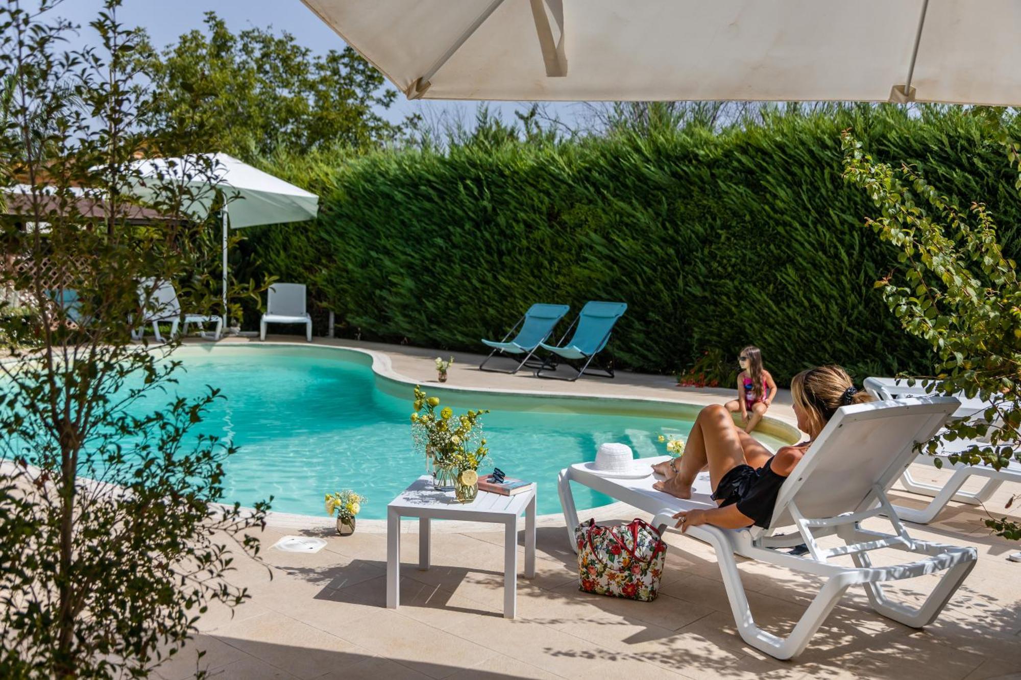 La Collina Di Montegrappa - Suites With Heated Private Pool - Suites With Shared Pool Tuglie Dış mekan fotoğraf