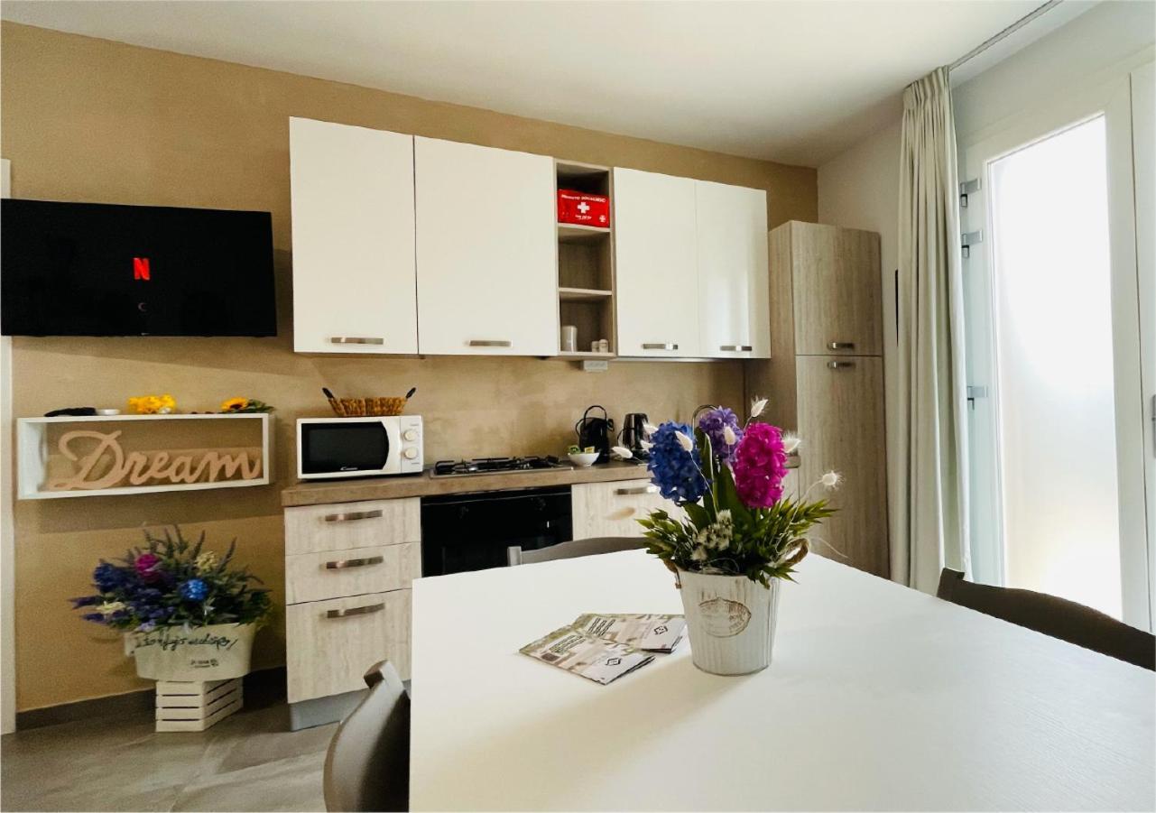 La Collina Di Montegrappa - Suites With Heated Private Pool - Suites With Shared Pool Tuglie Dış mekan fotoğraf